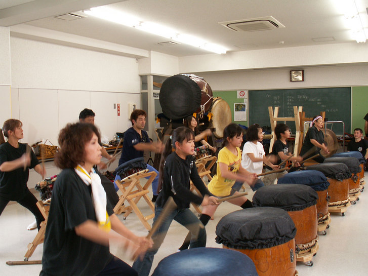 ���B�����q���ہ����灕�A�C�����r�[�Y�t�����[