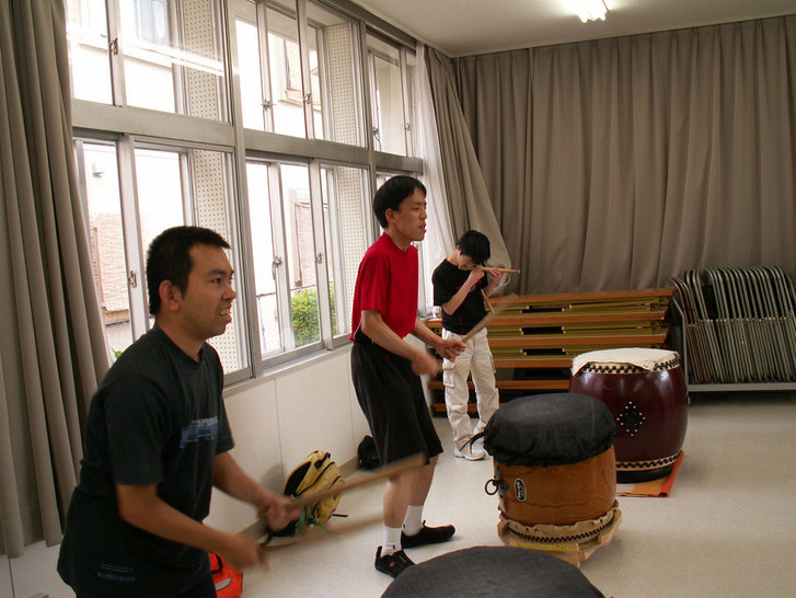 ���B�����q���ہ����灕�A�C�����r�[�Y�t�����[