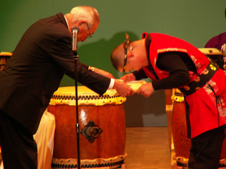 ���B�����q���ہ����灕�A�C�����r�[�Y�t�����[