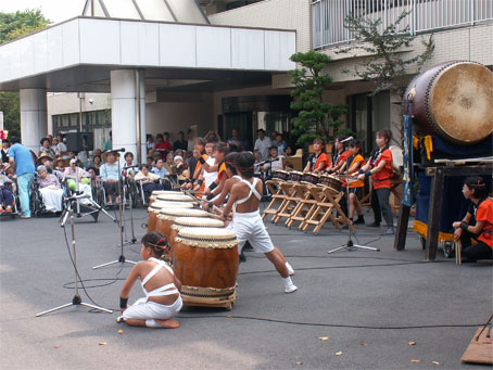 ���B�����q���ہ����灕�A�C�����r�[�Y�t�����[