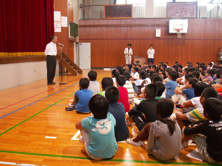 ���B�����q���ہ����灕�A�C�����r�[�Y�t�����[