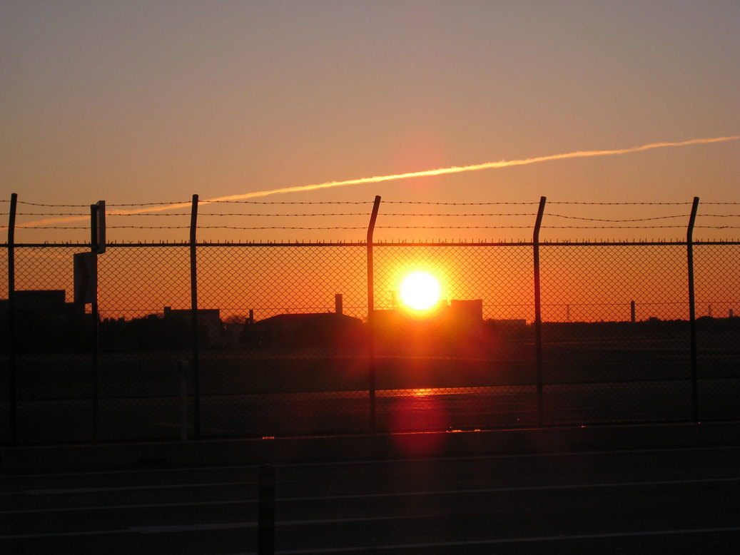 ���B�����q���ہ����灕�A�C�����r�[�Y�t�����[