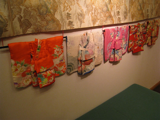 ���B�����q���ہ����灕�A�C�����r�[�Y�t�����[