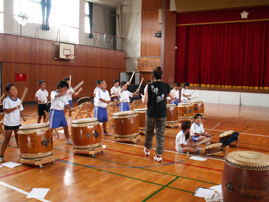 ���B�����q���ہ����灕�A�C�����r�[�Y�t�����[