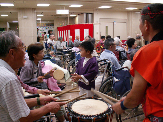 ���B�����q���ہ����灕�A�C�����r�[�Y�t�����[