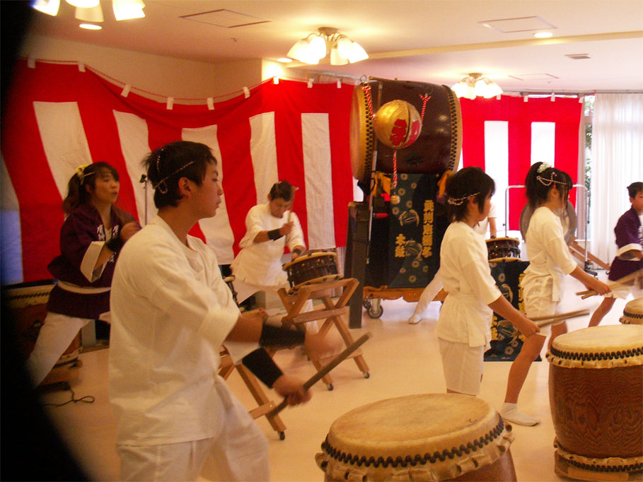 ���B�����q���ہ����灕�A�C�����r�[�Y�t�����[