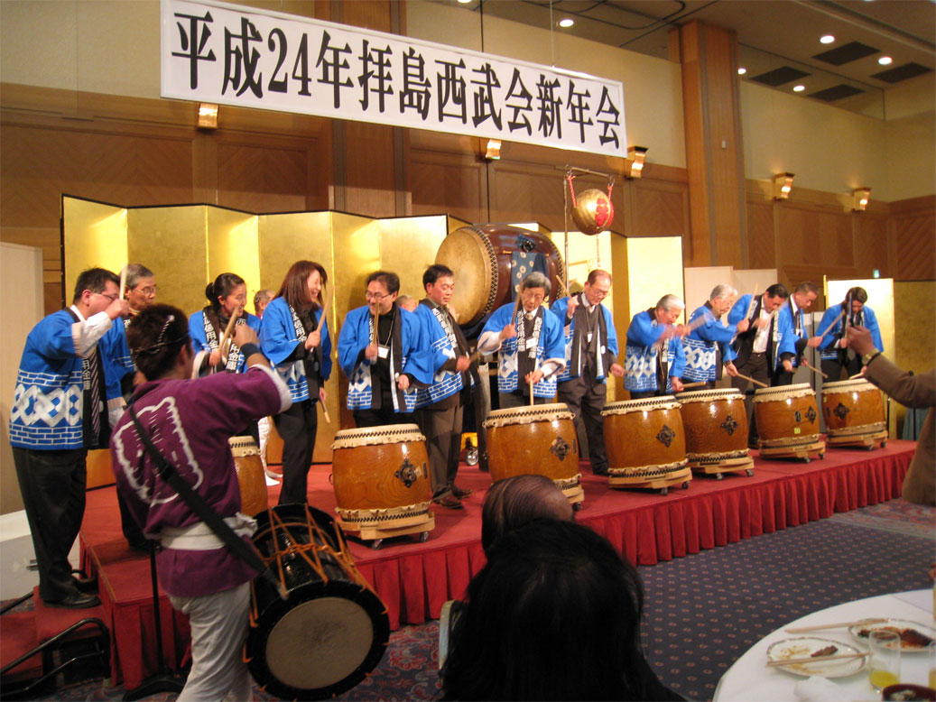 ���B�����q���ہ����灕�A�C�����r�[�Y�t�����[