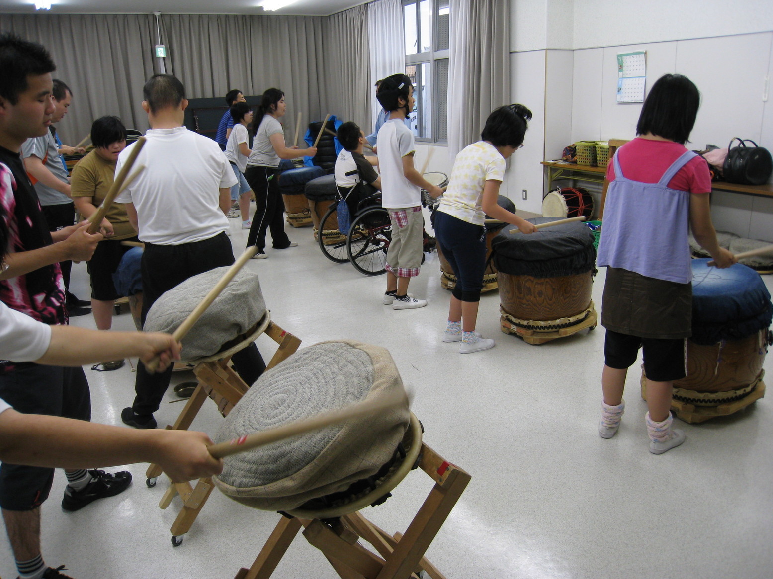 ���B�����q���ہ����灕�A�C�����r�[�Y�t�����[