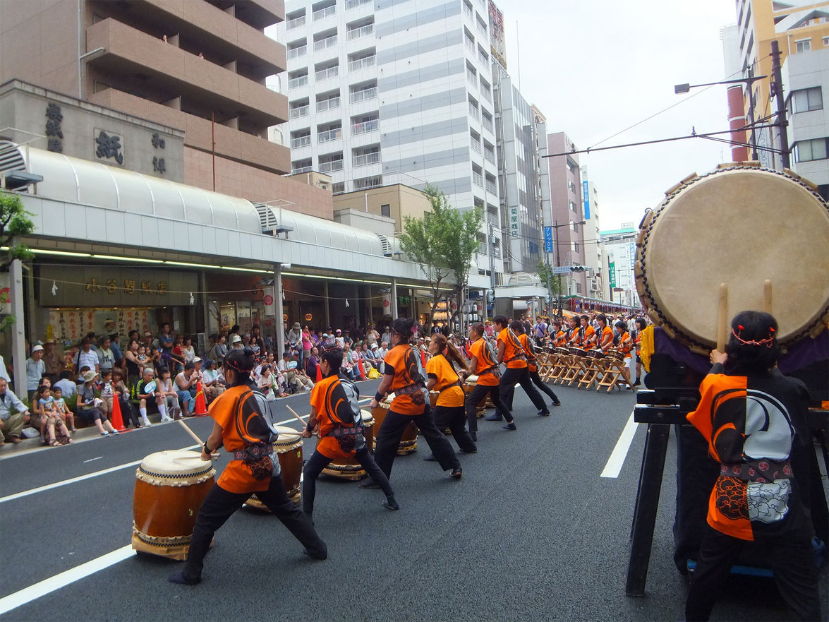 ���B�����q���ہ����灕�A�C�����r�[�Y�t�����[