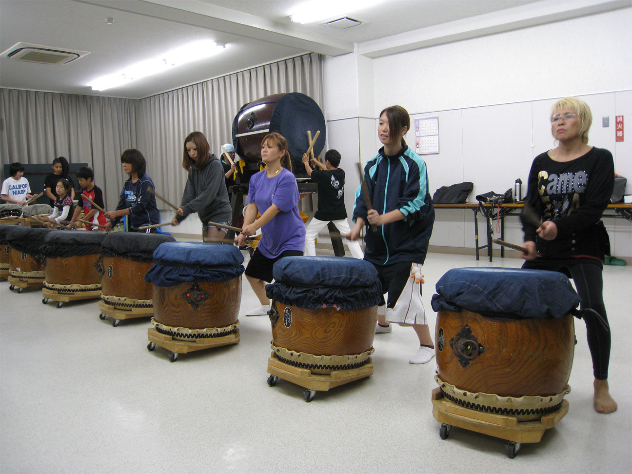 ���B�����q���ہ����灕�A�C�����r�[�Y�t�����[