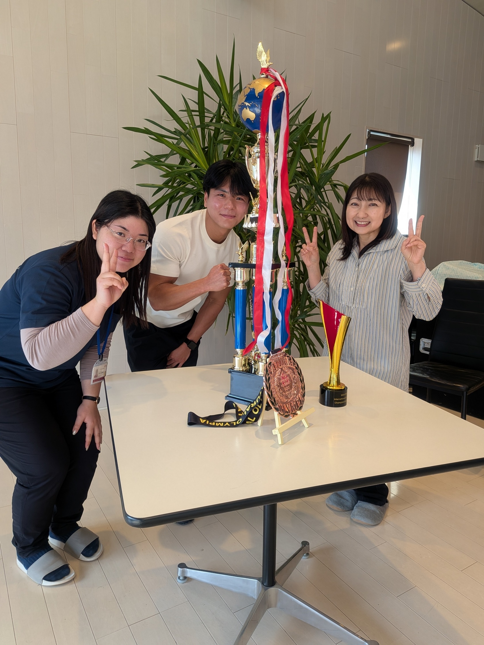 3���́u�X�}�C������v�̓v���t�B�W�[�N�I��̒|�����񂪓o��I�i����ǂ��䂭 In ����܂R�j