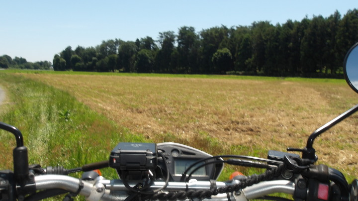 XR002