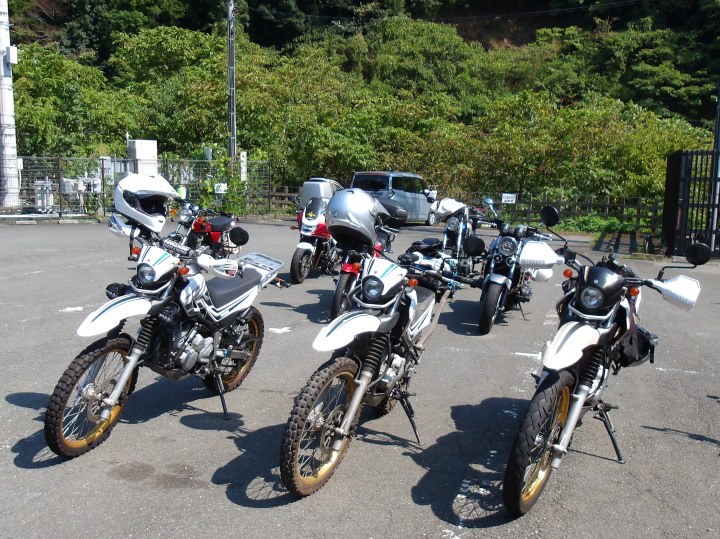 XR002