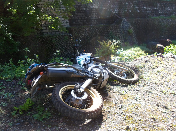 XR002