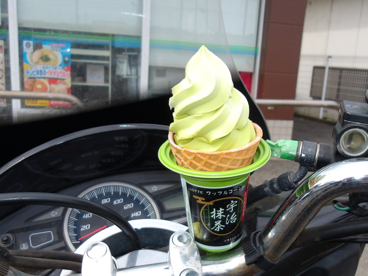 �����A�C�X�iXR����002�j